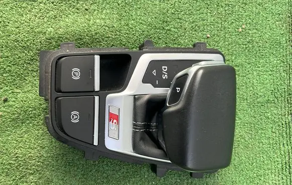 Audi Q5 SQ5 Gear shifter surround trim plastic 80B713111B