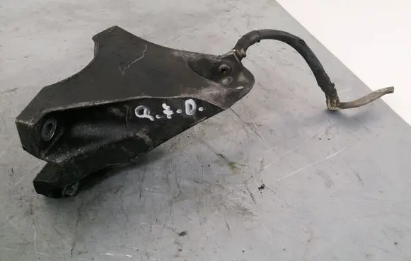 Audi Q7 4L Engine mounting bracket 7L8199308B
