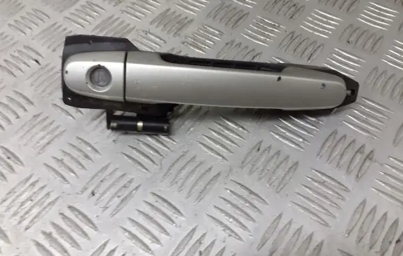 Toyota Corolla Verso E121 Front door interior handle 242303