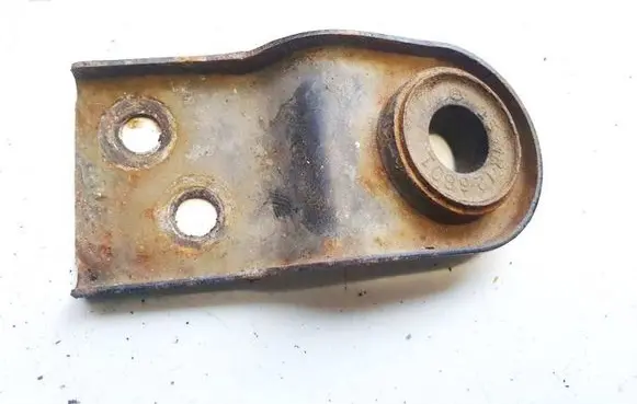 Radiator mount bracket