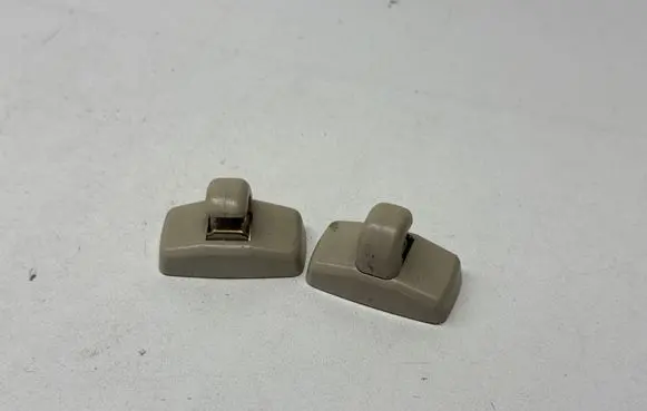 Skoda Octavia Mk2 (1Z) Sun visor clip/hook/bracket 1Z0857561