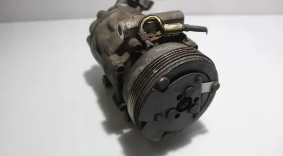 Renault Clio II Air conditioning (A/C) compressor (pump) 8200037058