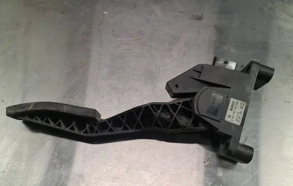 Opel Zafira A Accelerator throttle pedal 90581208AQ 0281002298 09101108