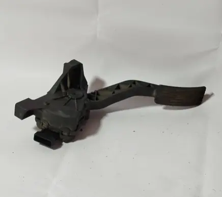 Mitsubishi Colt Accelerator throttle pedal mn125792