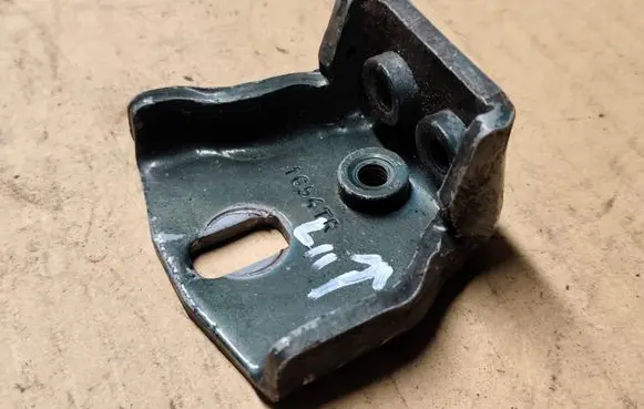 Jeep Grand Cherokee Front door upper hinge 