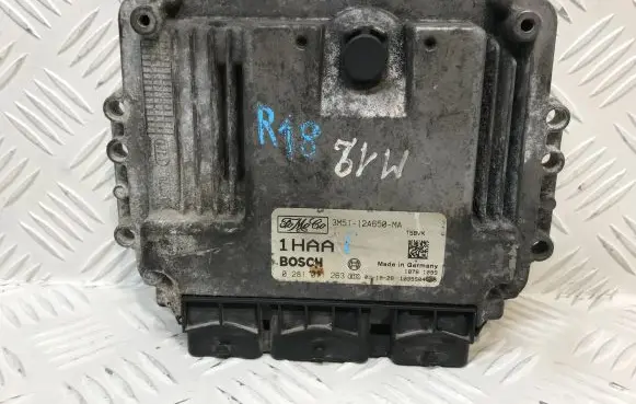 Ford Focus C-MAX Engine control unit/module 3M5112A650MA