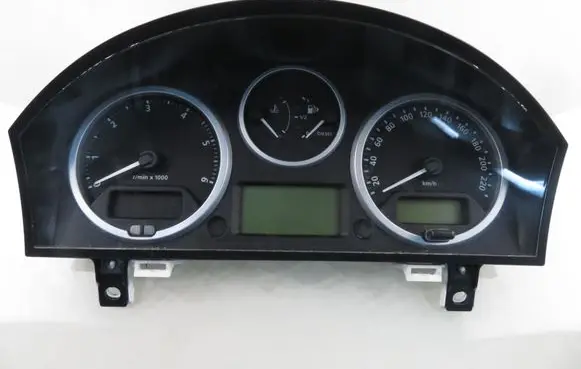 Land Rover Range Rover Sport L320 Speedometer (instrument cluster) YAC502210