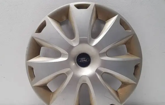 Ford Focus R16 wheel hub/cap/trim AM511000BA