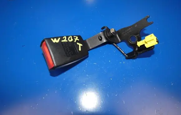 Mercedes-Benz E A207 Rear seatbelt buckle A2078600469