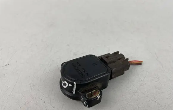 Subaru Legacy Throttle valve position sensor A22-667R00 A22667R00