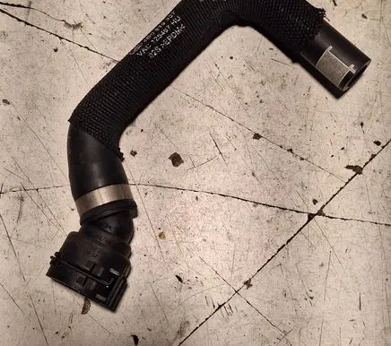 Engine coolant pipe/hose