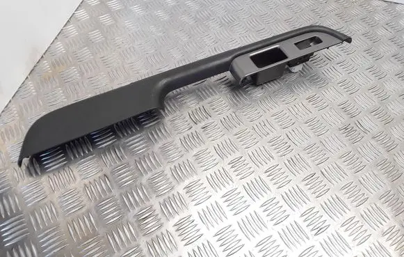 Nissan X-Trail T30 Front door window switch trim 809488H700