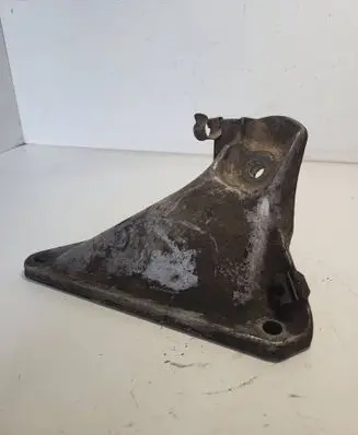 BMW 1 E81 E87 Engine mounting bracket 1960040000