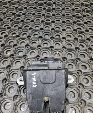 Tailgate/trunk/boot lock/catch/latch