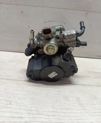 Mercedes-Benz E W212 Fuel injection high pressure pump 28297640 0332100GFE A6510701201