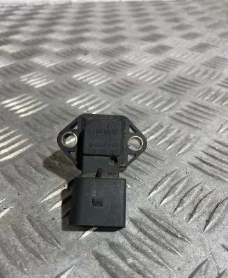 Volkswagen PASSAT B6 Air pressure sensor 038906051
