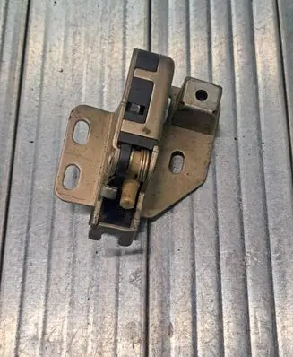 Loading door lock