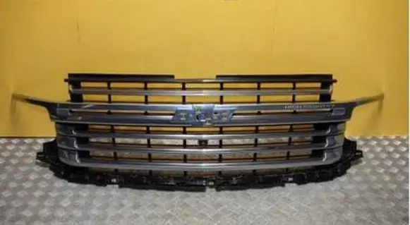 Chevrolet Suburban Front bumper upper radiator grill 032020088 1939