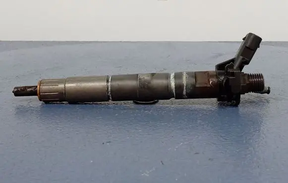 BMW X5 G05 Fuel injector 8580295