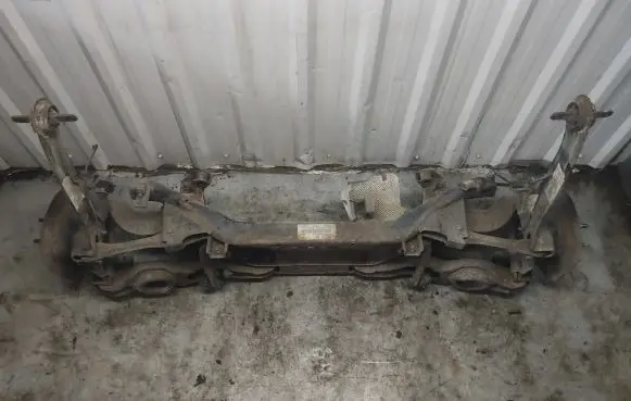 Ford C-MAX I Rear axle beam 