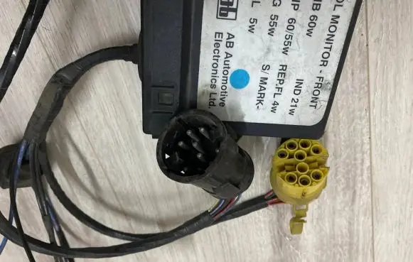 Jaguar XJ X40 Headlight ballast module Xenon DBC5238