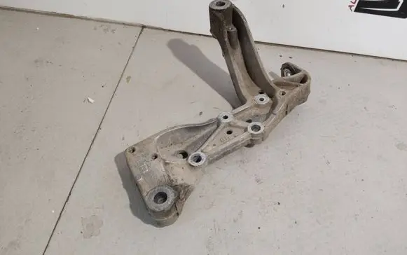 Volkswagen Touran II Front lower control arm/wishbone 1K0199295E