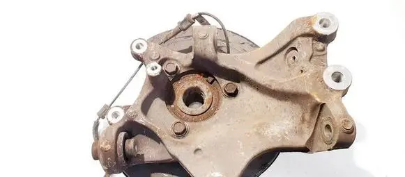Rear wheel hub