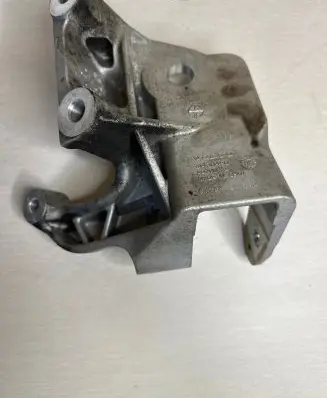 Volvo XC90 Engine mounting bracket 31430490 AD7VM 20180606