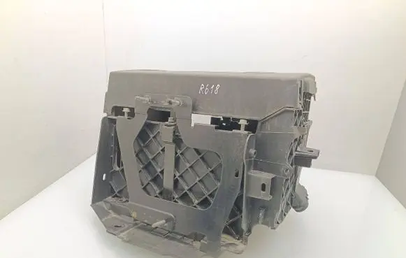 Battery box tray