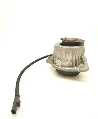 Mercedes-Benz S W222 Engine mount bracket A2222407517