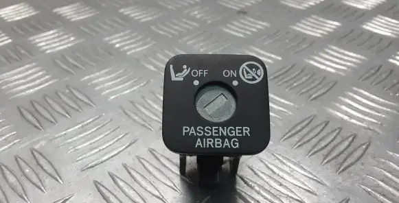 Lexus IS 220D-250-350 Passenger airbag on/off switch 1672063