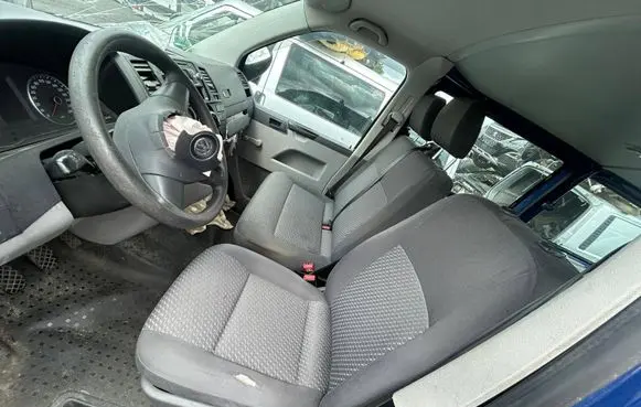 Volkswagen Transporter - Caravelle T5 Front driver seat 