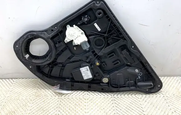 Mercedes-Benz GLE (W166 - C292) Rear door window regulator with motor 