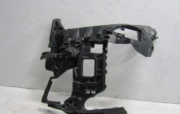 Front bumper mounting bracket