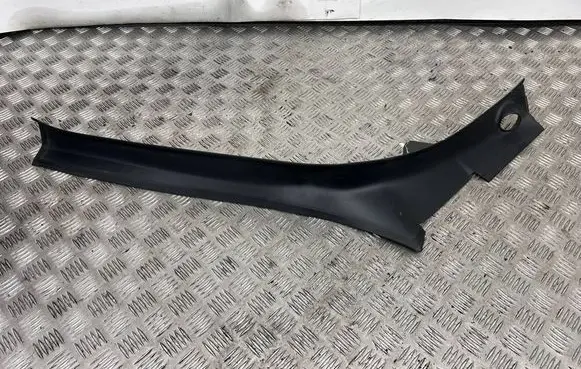 Tesla Model X Tailgate trim 104732000E