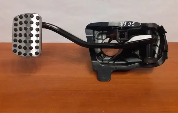 Mercedes-Benz GLC X253 C253 Brake pedal 7595 A2052920515