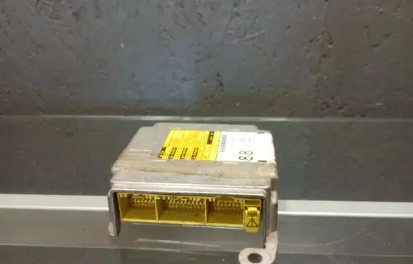 Toyota Avensis T250 Airbag control unit/module 8917005160 208623106
