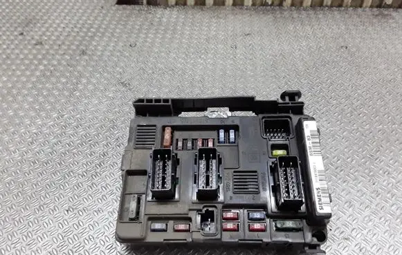 Peugeot Partner Fuse module 964349888000