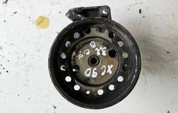 Volvo XC90 Power steering pump 30776145 7692974131