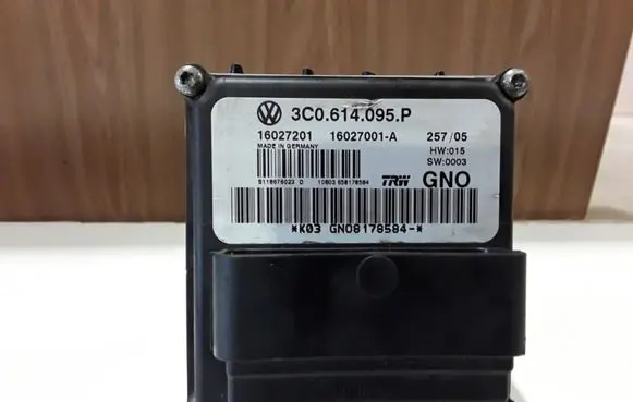 Volkswagen PASSAT B6 ABS Pump 3C0614095P