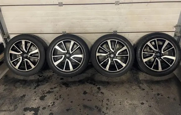 Nissan X-Trail T32 R19 alloy rim 4CB3A