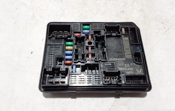 Renault Arkana Fuse module 284B64086R