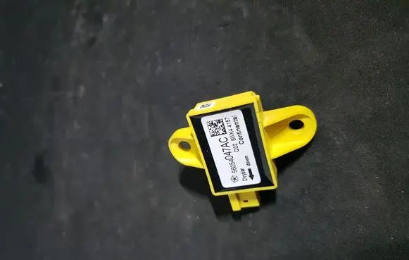 Jeep Cherokee Airbag deployment crash/impact sensor 56054047AC