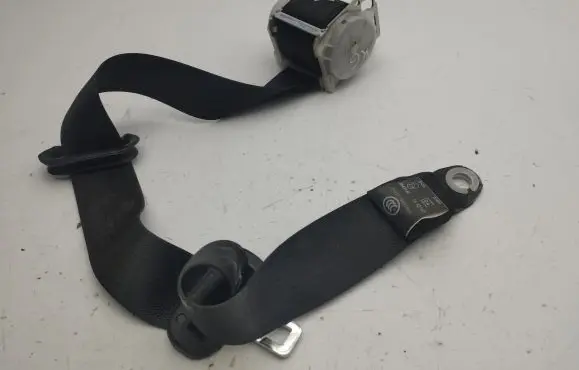 Rear seatbelt