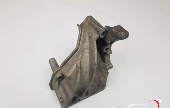 Skoda Fabia Mk3 (NJ) Engine mount bracket