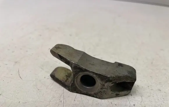 Volkswagen PASSAT B5 Fuel Injector clamp holder