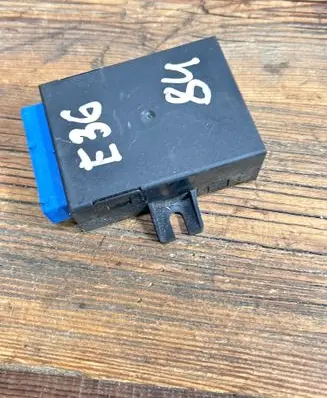 BMW 3 E36 Window wiper relay 61358357068 110187 05012100