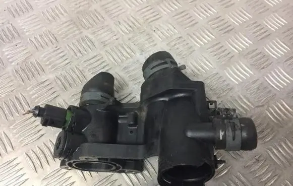 Seat Ibiza III (6L) Engine coolant pipe/hose 032121111 032121121b