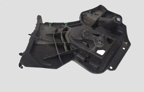 Volvo V40 Rear bumper mounting bracket 31395103