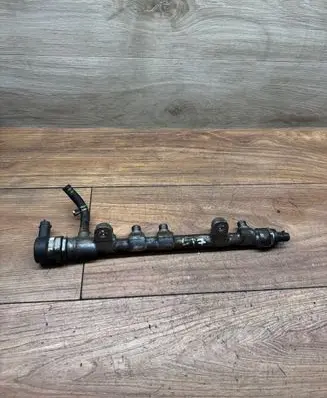 Toyota Yaris Fuel main line pipe 0445214177 2381033030